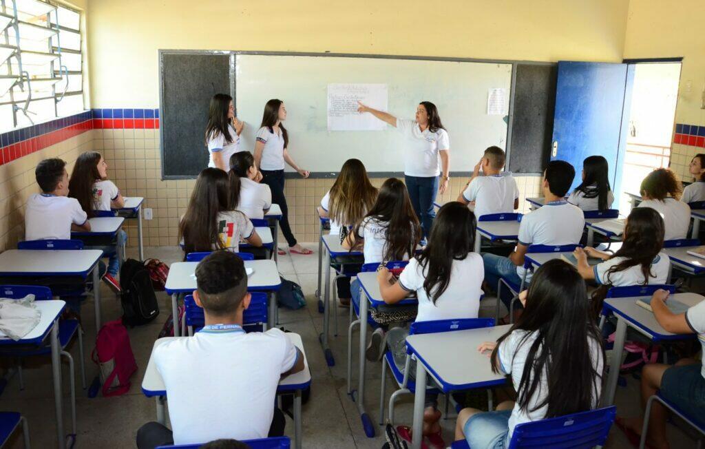 Concurso Educação PE: anunciado edital com 3.500 vagas