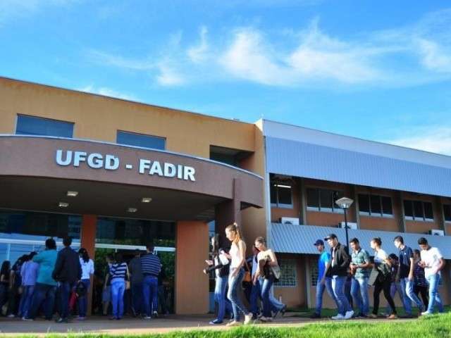 Concurso UFGD MS: saiu o edital com 24 vagas; iniciais de até 4,1 mil